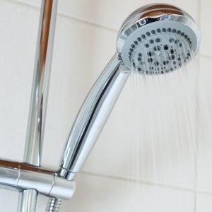 ALCACHOFAS, ROCIADORES Y FLEXOS DE DUCHA