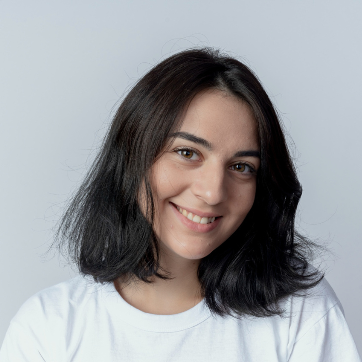 Elena R.